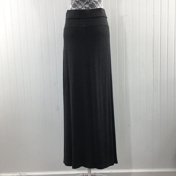 Lou & Grey Black A Line Full Skirt Womens Small Pleated Signature Soft Midi - Picture 3 of 9